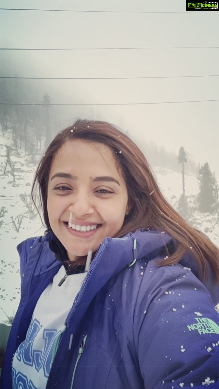 Surveen Chawla Instagram - It’s calling me …. Not the rainbow🌈… But the Snow❄️🌨 Such a mountain girl, In the snow I do the twirl, The frozen flakes,when they touch, Do the dance of a lifetime,and it’s such, That in that moment, time stops, And while they tickle , just like rain drops, To me, everything around is on pause, And FORVER tells me, “I am yours!” That’s the ballet of the snow ❄️ Not the rainbow 🌈