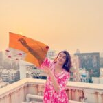 Surveen Chawla Instagram - Happy Makarsankranti 🪁 To love,light, joy and shining bright🌞 P.S. -Don’t Miss the last one!😂