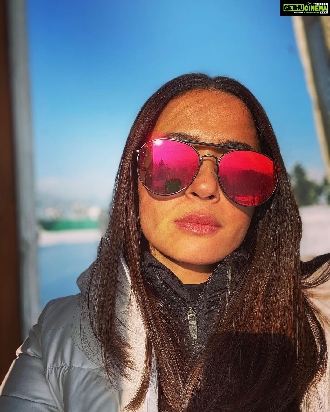 Surveen Chawla Instagram - The many many moods of me in Gulmarg!! Basically it was sheer happiness.I was just so full of joy and gratitude...The splendour of nature was beyond belief.Transported to another world that felt like heaven.Or so it was actually. ๐๐ป๐จโ๏ธ Highlands Park, Gulmarg