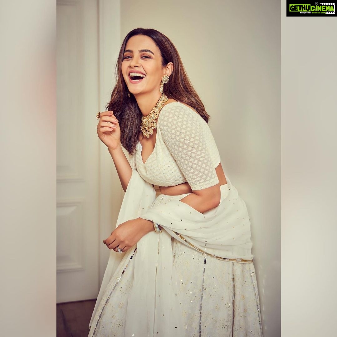 Surveen Chawla - 78.7K Likes - Most Liked Instagram Photos