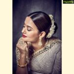 Surveen Chawla Instagram - And Diwali continues💥 Outfit by @houseofneetalulla Jewellery by @razwada.jewels Styled by @warobist @Nidasshah Make Up : Moi. Hair : @gohar__shaikh 📸 @ravindupatilphotography