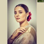 Surveen Chawla Instagram - Diwali it is..🌹 Outfit by @labeldebelle Jewellery @mahesh_notandass Styled by @wardrobist @Nidasshah Make Up: Moi Hair @gohar__shaikh 📸 @ravindupatilphotography