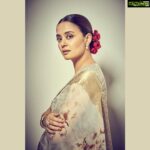 Surveen Chawla Instagram – Diwali it is..🌹 Outfit by @labeldebelle
Jewellery @mahesh_notandass
Styled by @wardrobist  @Nidasshah  Make Up: Moi  Hair @gohar__shaikh 📸 @ravindupatilphotography