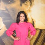 Swara Bhaskar Instagram - BIG congratulations to @kabirkhankk #Shibasishsarkar @sanjaypuransinghchauhan @ranveersingh @deepikapadukone @saqibsaleem @ammyvirk @harrdysandhu & team for #83thefilm An unerringly fantastic film! Wonderfully rousing cinema in the best sense of the word!! And so heartwarming! This is the nationalism we need. 💙✨ @reliance.entertainment @83thefilm Pic courtesy: @manojstillwala 🙏🏽✨