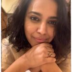 Swara Bhaskar Instagram – Love is a curse.
Remembrance is the aftertaste.
.
.
My Nani passed away from cancer suddenly in 2017.  I found myself clutching at bits and pieces of her memories! Her photographs, her saris, her jewellery.. anything to hold onto her.. to keep her with me in some small way. 
.
.
This ring was her favourite, staple for any outing that was not a chore. She changed her hairstyle- made a more decorative joodaa (bun) and wore this ring each time she went for a fancier outing. 
.
.
Now I wear it.. everyday. To hold onto Nani, just a little more. #heirloom ❤️