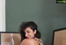 Tejaswi Madivada Instagram - 🙂🌼😁
