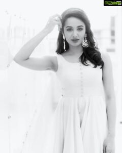 Tejaswi Madivada Instagram - 🖤