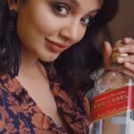 Tejaswi Madivada Instagram - Here’s to moving forward, with our resilient spirit! #WalkInWithJohnnie with me. When you walk into a bar next, take along an empty glass bottle & get it exchanged for an iconic striding man souvenir. Glass artists from India will use these bottles to craft beautiful installations and place it at these outlets as a toast to forging ahead and keep on walking. To know more, check out @johnniewalkerindia #Spon #JohnnieWalker #DrinkResponsibly #johnniewalkerindia