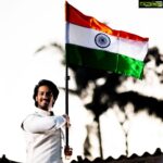 Thakur Anoop Singh Instagram - Happy Republic Day my dear Indians 🇮🇳 Salute and gratitude to our Army, Navy and Air Forces for keeping us safe, protected and free 💪 🙏 Jai Hind 🇮🇳