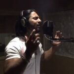 Thakur Anoop Singh Instagram - So whenever am dubbing for my movies here’s something I enjoy doing in my little breaks 🎤 Singing is passion and here’s dedicating it to you ❤️
