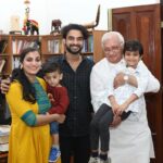 Tovino Thomas Instagram – What a wonderful way to wrap up the eventful and beautiful year of 2021! 
It was lovely meeting the Hon’ble Governor Of Kerala, Shri Arif Mohammed Khan Sir and I am overwhelmed by the warmth and love he and his loving and extremely sweet family, extended us. Izza sure is a fan ! Also super stoked to know all of them loved #MinnalMurali 😊 Honoured and extremely happy . @arifmohammedkhann @mustafaarif21 @kabeer737 

#happiness #honoured Raj Bhavan (Kerala)