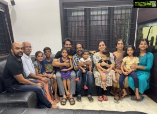 Tovino Thomas Instagram - Meanwhile in a parallel world Shibu visiting Jaison’s family!!! @guru_somasundaram