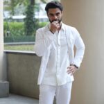Tovino Thomas Instagram - For the love of white 😉 Look @anushepirani Styling @shreejarajgopal #white #minnalmurali #promotions