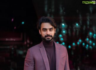 Tovino Thomas Instagram - Dreams don’t work unless you do ✨ Look : @herringboneandsui Styling : @shreejarajgopal 📸 : @raseem.ruwaiz #suitup #showup #dubai #promotions #minnal