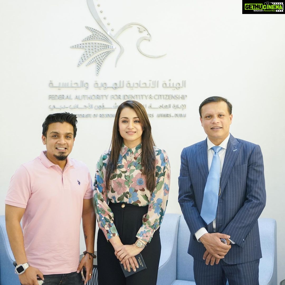 Trisha Instagram - Happy and privileged to be the first Tamil actor to have received the golden visa😀 Thank you🙏🏻 @emiratesfirst @jamadusman @rjrijin @efirstglobal.ae @alsaadgdrfa @gdrfa @dubai #uaegovernment #dubaiculture Dubai,UAE