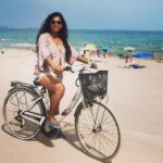 Usha Jadhav Instagram - #beach #bicycle #sun & #sand Foto de @alexcortescalahorra ❤️ #verano2021 . #playa #bicicleta #sol #arena #mar #beachlife #verano2021 #amor #vida #instagood #instagram #summer #oladecalor #backtothebeach Spain