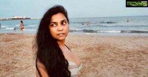 Usha Jadhav Instagram - Sun & Sand! 
📸 por y con @alexcortescalahorra 🧡
.
.
#sol #arena #laplaya #beach #lapineda #amor #instaphoto #instamoment 
.
.
#pandemic #lockdown2020 #corona