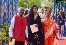 Usha Jadhav Instagram - My parents on the red carpet of the 50th International Film Festival of India, Goa 2019 @iffigoa #iffi #silverjubilee #silverpeacock #bestactress #internationalcompetition . #parents #family #instagram #instagood #alfombraroja #memories #goa Platja de la Pineda