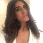 Vaani Kapoor Instagram - Days when you get the lighting right👻