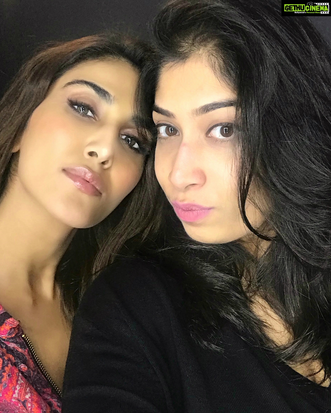Vaani Kapoor Instagram - When your bestie’s in town 😎#love👯♀️🤳🌈 @zuebisha