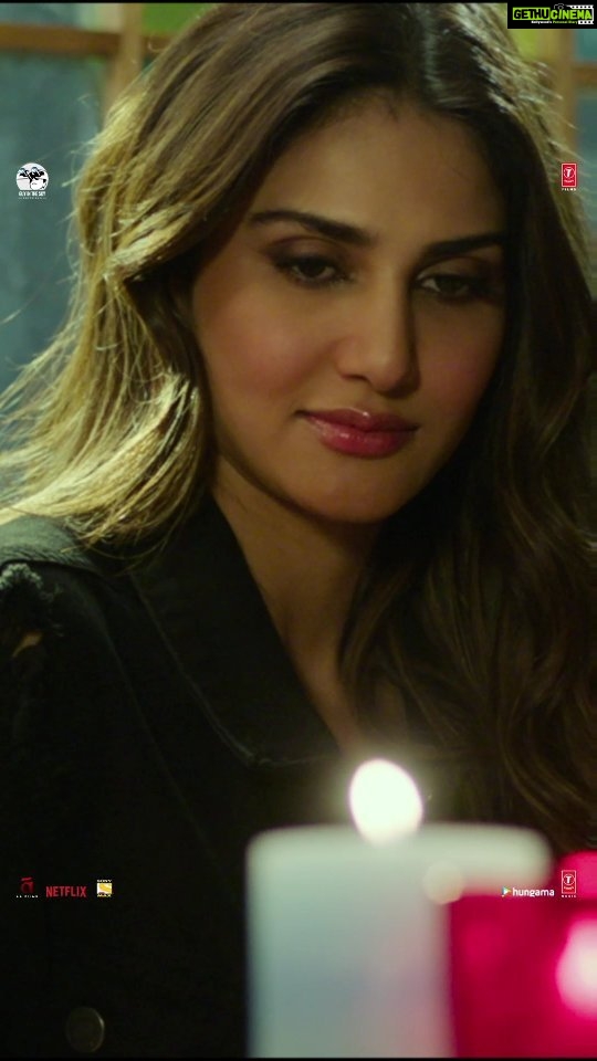 Vaani Kapoor Instagram - Sometimes the best cure for a broken heart is a soulful song! π #KalleKalle song out now: link in bio #ChandigarhKareAashiqui in cinemas on 10th Dec @gattukapoor @ayushmannk #BhushanKumar @pragyakapoor_ #KrishanKumar @abny7 @paranjapetushar #SupratikSen @sachinjigar @soulfulsachin @jigarsaraiya @priyasaraiyaofficial @caesar2373 @tseriesfilms @gitspictures @tseries.official