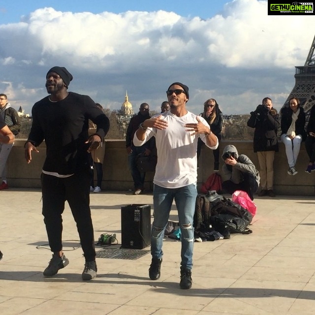Vaani Kapoor Instagram - Hahaha..Had to upload this one #missyouParis 🗼 #carefreeinparis