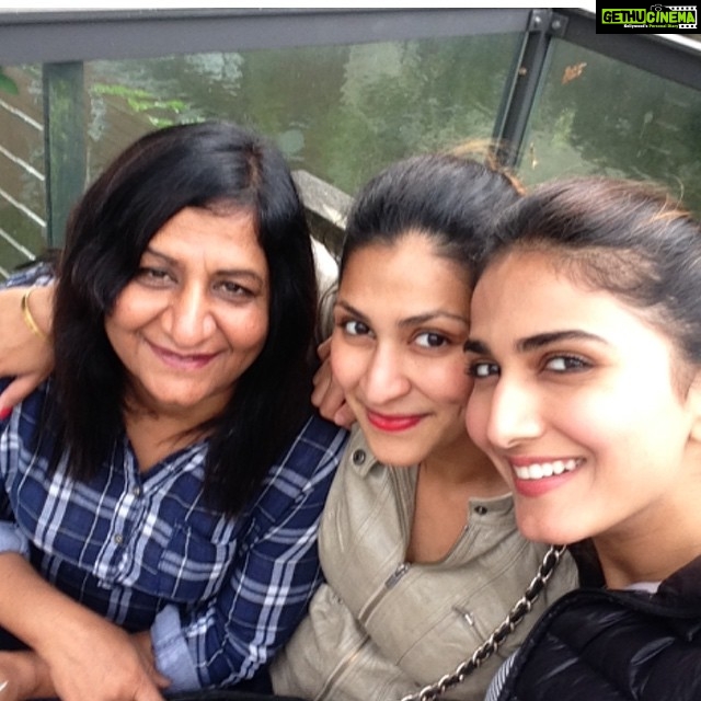 Vaani Kapoor Instagram - Can't imagine my world without you❤️