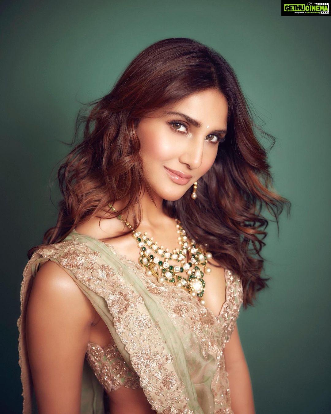 Vaani Kapoor Instagram - Celebratory vibes 💚