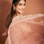 Vaani Kapoor Instagram - Bridesmaid for a day but friends for life 💗@anushkaranjan 👯