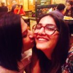 Vaani Kapoor Instagram - Chillin@BigChill with Mommy dear🍹🍕🍝🍪