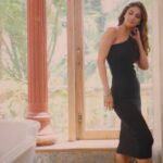Vaani Kapoor Instagram - Style and panache is back with the @Mango latest Autumn Winter collection #AutumnDiaries. Super thrilled to be a part of this campaign, I have picked my favourites this season. Do pick yours from from @Mango at @Myntra, www.Mango-India.com & Mango Offline stores. #MangoAutumnDiaries #AutumnWinter #sponsored