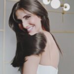 Vaani Kapoor Instagram – Want to know my mantra to exceptional hair? 💁‍♀️

Streax Professional Enhance Hair Colour with no ammonia and no PPD is the perfect way to style your hair with care. It’s exceptionally futuristic and excetionally glamorous. 
Ask your hairstylist today!

@streaxprofessional
#StreaxProfessional #Enhance #Futuristic #Glamourous #Exceptional #Launch #Haircolour #Hair #SalonProfessional
