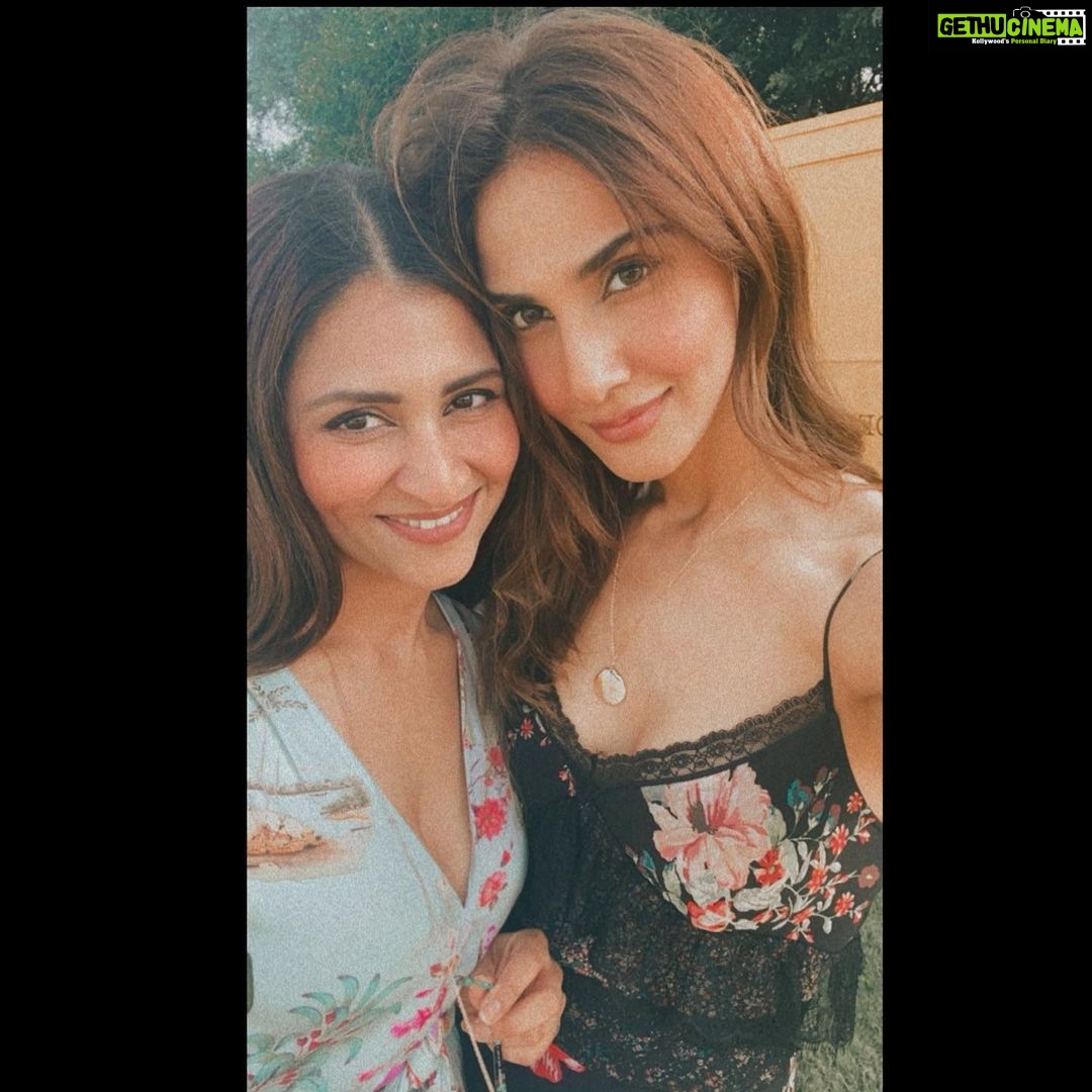 Vaani Kapoor Instagram - In good company .. family hour ⏳❤️