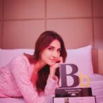 Vaani Kapoor Instagram - Rare are the projects that touch your soul and stay with you forever. Thank you #ETEdge for bestowing the recognition of Excellence in Cinema - Actor of the Year for #ChandigarhKareAashiqui. Thank you for all the love you have showered on ‘Maanvi’ 🌈❤️🙏
