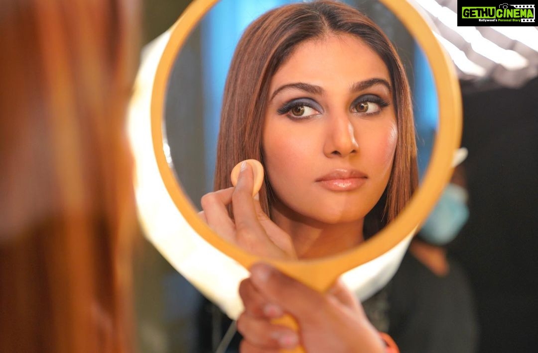 Vaani Kapoor Instagram - 🪞 सिरीज़ #bts #nofilter 📸 @rashi_arora28