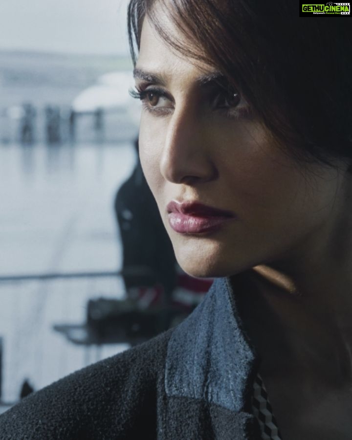 Vaani Kapoor Instagram - 19 अगस्त को रहस्य भी खुलेंगे और सिनेमा घर भी #8DaysToBellbottom @akshaykumar #VashuBhagnani @iamhumaq @larabhupathi @ranjitmtewari @jackkybhagnani @deepshikhadeshmukh @onlyemmay @madhubhojwani @nikkhiladvani @emmayentertainment @pooja_ent @aseemarrora #ParveezShaikh