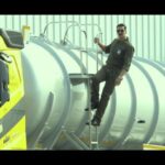 Vaani Kapoor Instagram - When you are @akshaykumar - the world is your gym 😎 Watch how he sprung into action & underwent training for the shoot of #BellBottom #VashuBhagnani @iamhumaq @larabhupathi @ranjitmtewari @jackkybhagnani @deepshikhadeshmukh @pooja_ent @onlyemmay @madhubhojwani @nikkhiladvani @aseemarrora #ParveezShaikh @emmayentertainment @saregama_official #SonyMax @primevideoin @penmovies