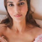 Vaani Kapoor Instagram - Birthday afternoon !!! Thank you for all your love & wishes 🥰🌸🌈🦋🦄💗💜