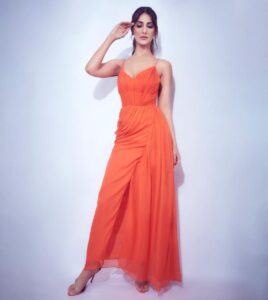 Vaani Kapoor Instagram - Orange on fleek ! 🧡🎇
