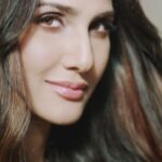 Vaani Kapoor Instagram - All set to travel with me to the future? You read that right! Presenting @StreaxProfessional Enhance Hair Colour with NO ammonia and NO PPD to keep your hair future-fabulous. It's time to change your hairstyling game with Streax Professional Enhance Hair Colour. 💁‍♀️🔮 #Enhance #Futuristic #Glamourous #Exceptional #Launch #Hair #Haircolor #NoAmmonia #NoPPD