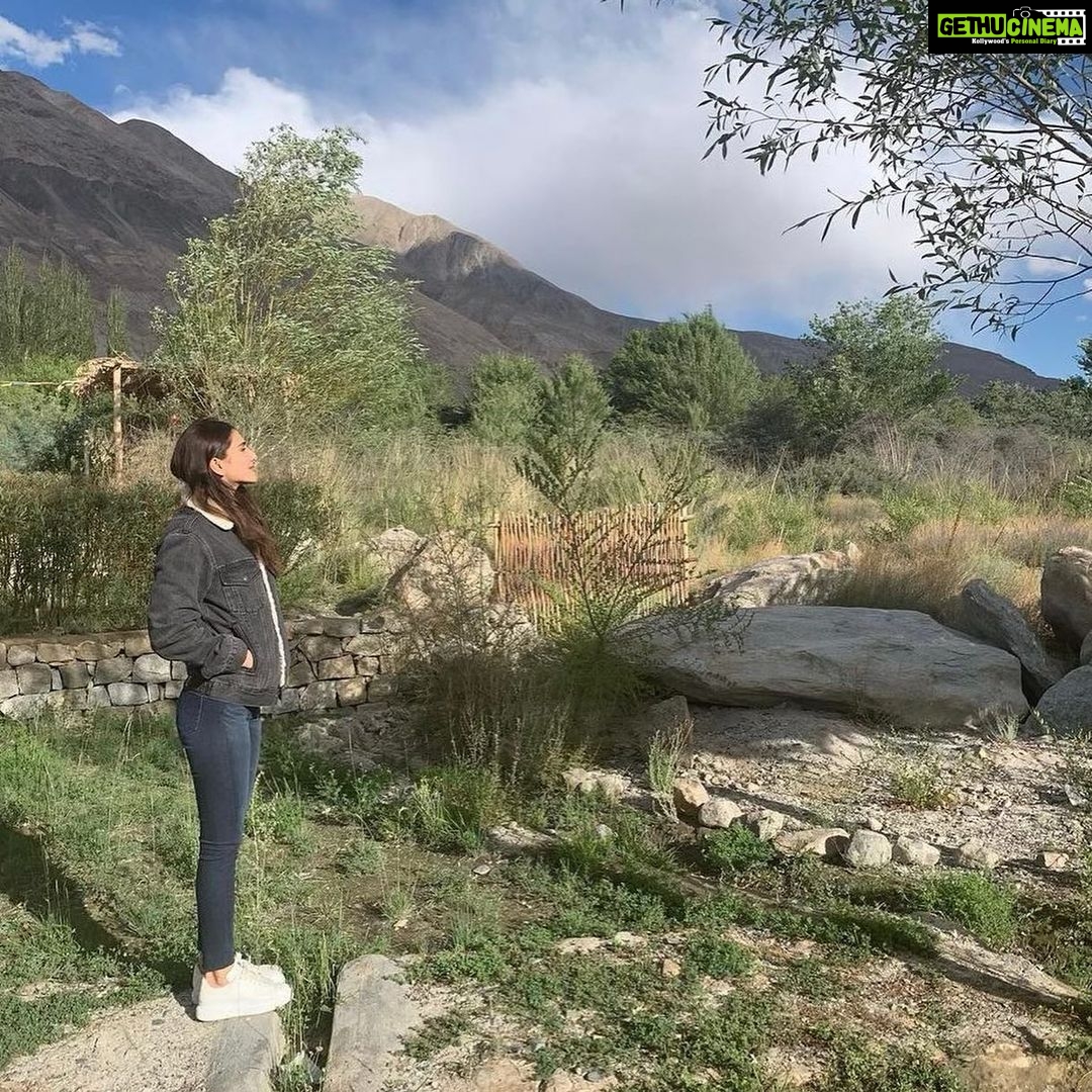 Vaani Kapoor Instagram - Itโs long over due to channel our inner environmentalist .. after all itโs the only thing we all have in common ๐ letโs try and keep it how we got it .. healthy and happy ๐ #worldenvironmentday ๐