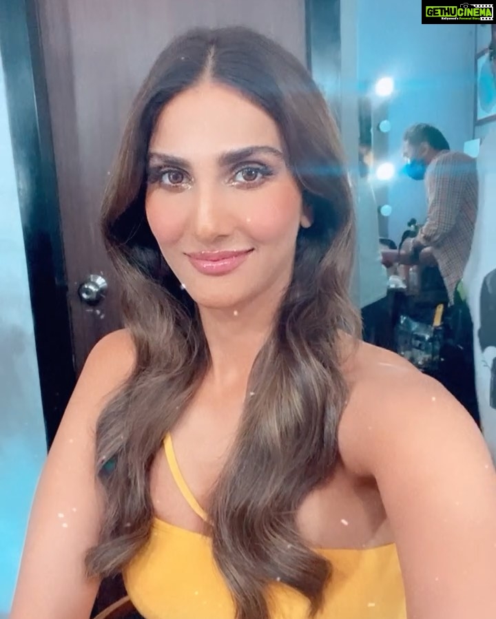 Vaani Kapoor Instagram - My Favorite Entertainers 🌸#behindthescenes