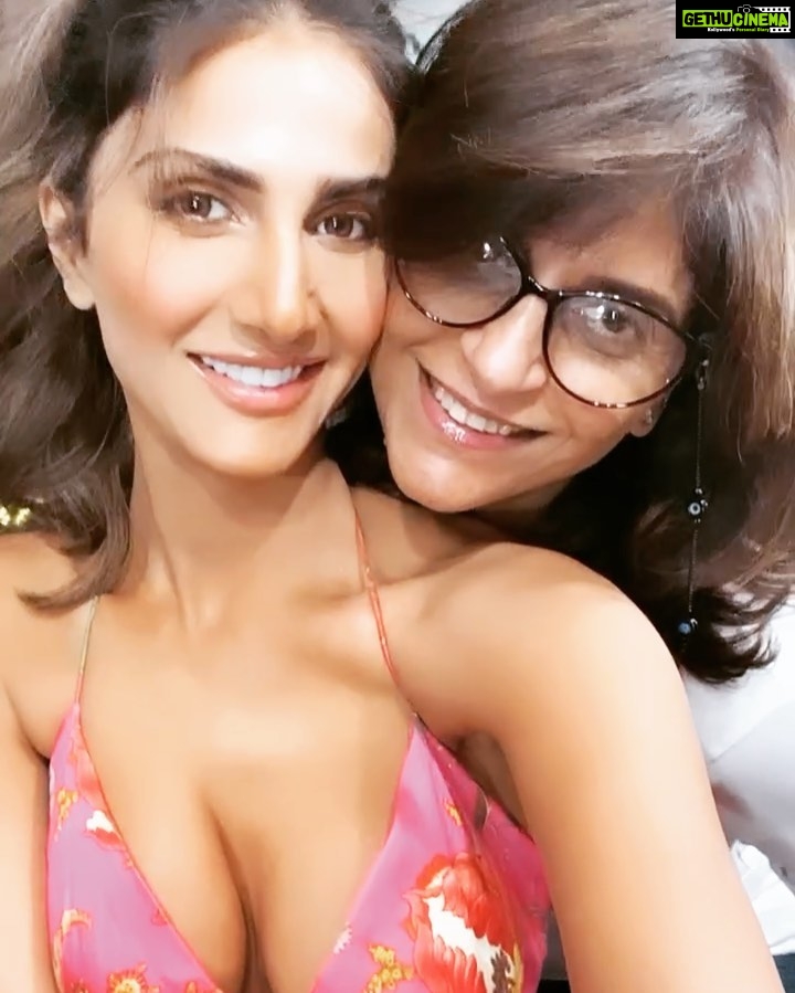 Vaani Kapoor Instagram - My Favorite Entertainers 🌸#behindthescenes