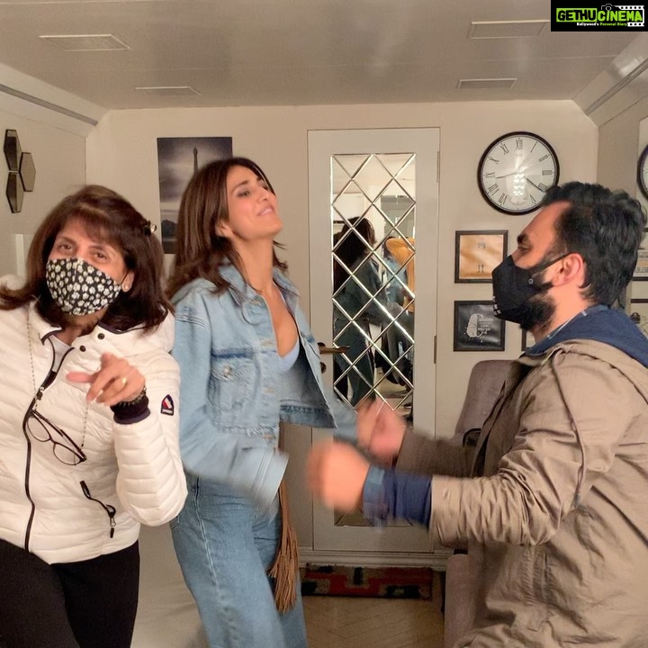 Vaani Kapoor Instagram - Repercussions of working too hard 😬🕺 #chandigarhkareaashiqui