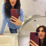 Vaani Kapoor Instagram - See beyond reflection 👀