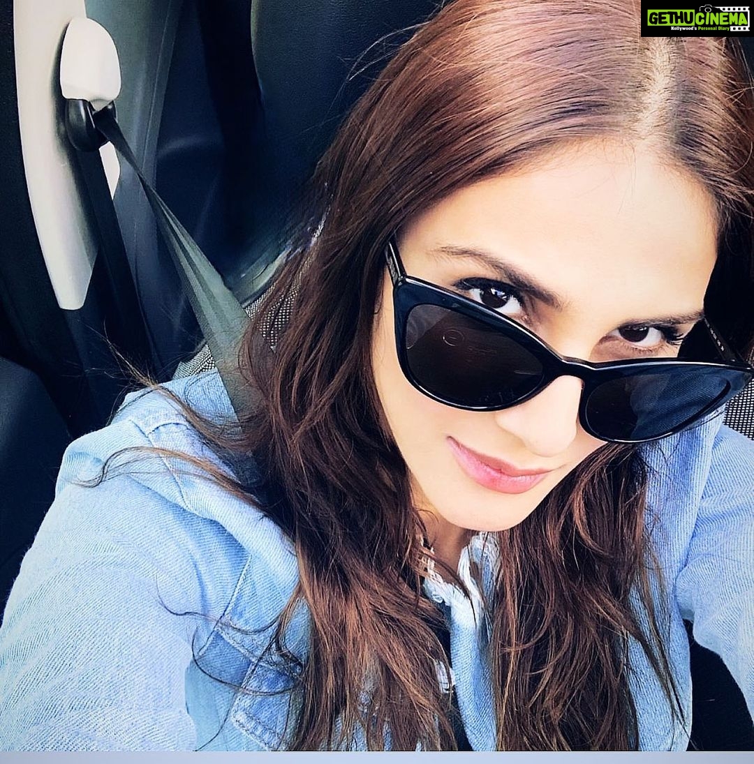 Vaani Kapoor Instagram - Life has been quite *SHADY* 😎