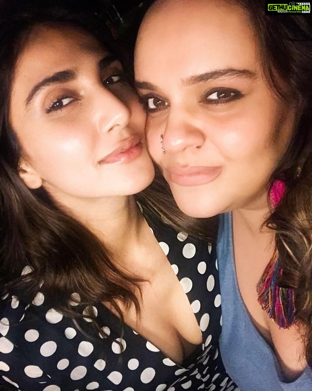 Vaani Kapoor Instagram - Happiest Birthday to you my shan !!! I love you so so much, practically inhaling a cake on your behalf ๐sending you a big tight virtual hug .. ๐ค ๐ ๐ โค๏ธ