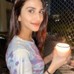 Vaani Kapoor Instagram - Standing together 🙏 #9baje9minute