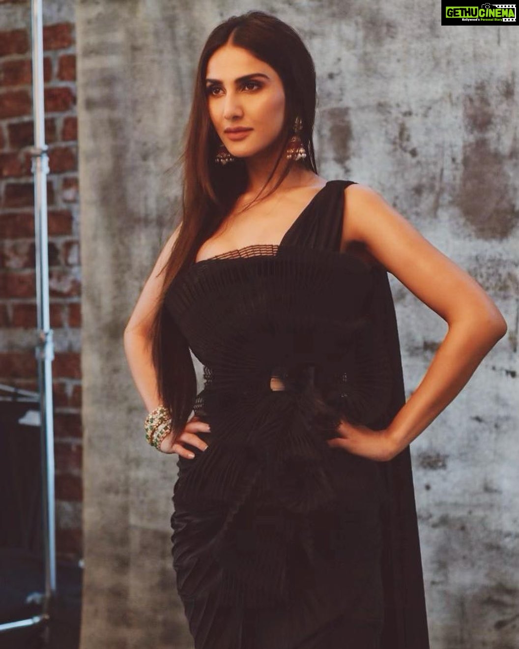 Vaani Kapoor Instagram - Cuz all I have is throwbacks 🖤