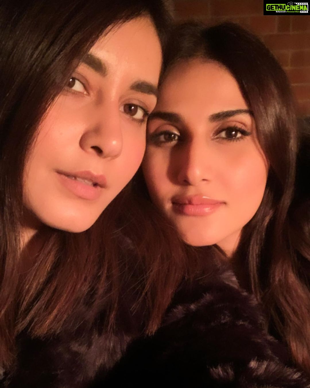 Vaani Kapoor Instagram - Days when I truly miss you #cuzicouldântcomeupwithabettercaption đ #throwback